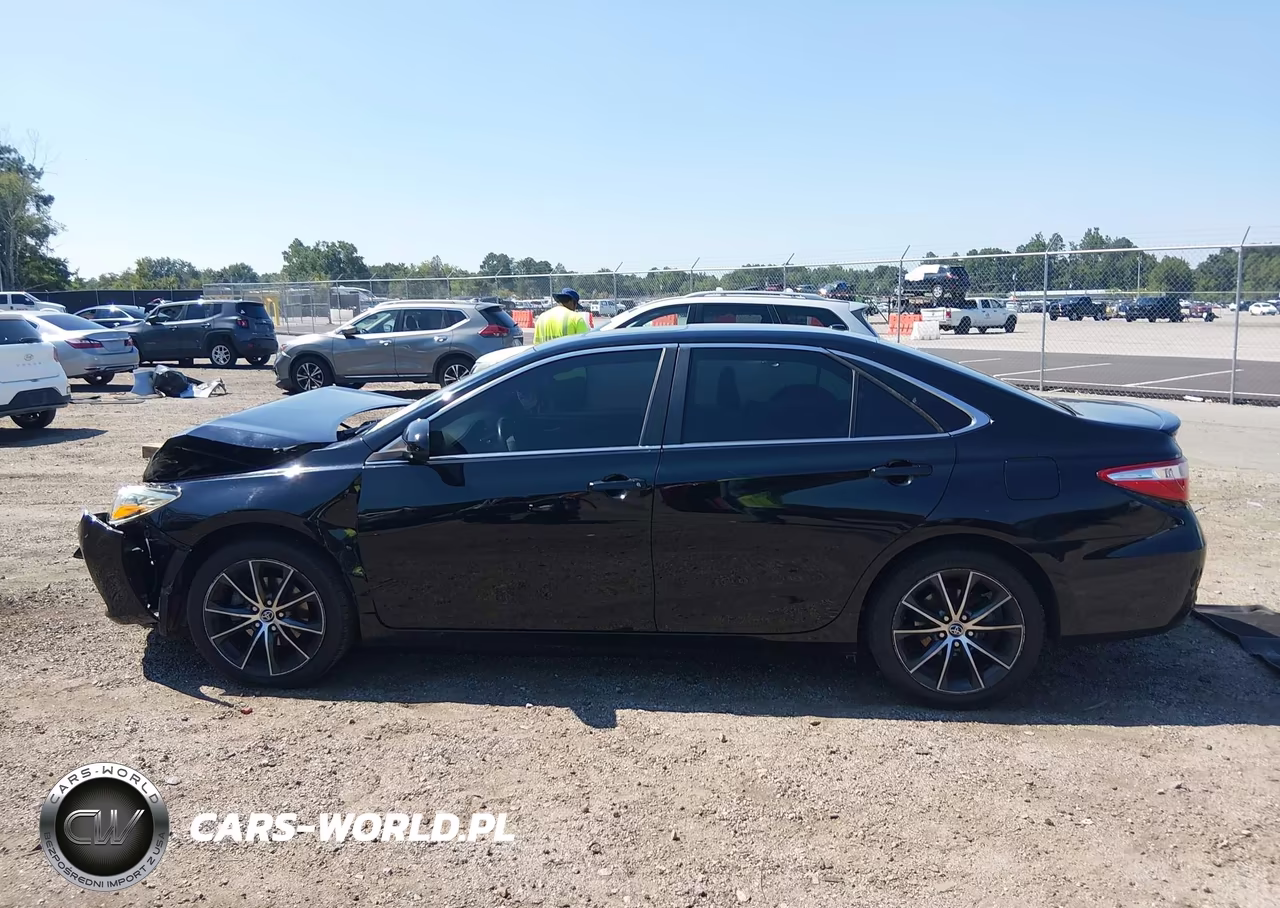 2016 Toyota Camry Le VIN:4T1BF1FK7GU154368 - 15