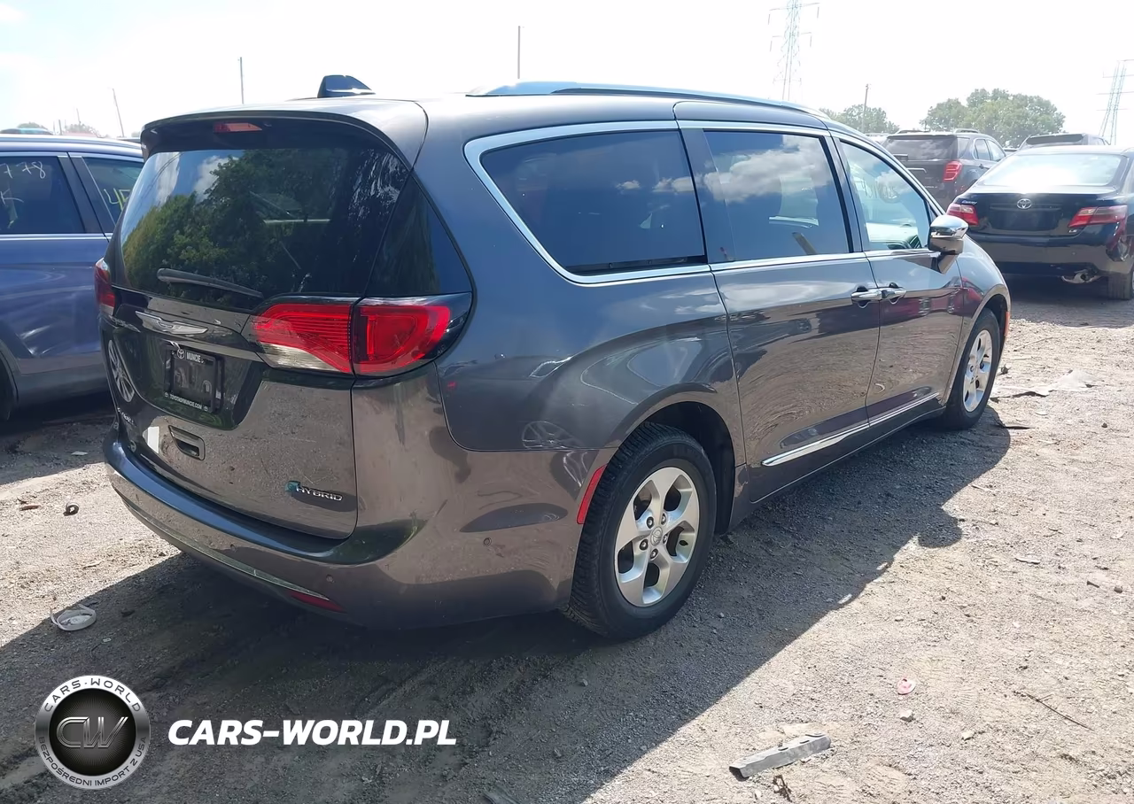 2017 Chrysler Pacifica Hybrid Platinum VIN:2C4RC1N71HR740054 - 4