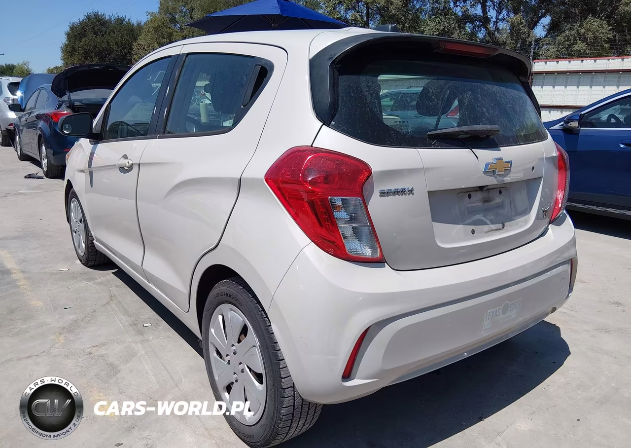 2018 Chevrolet Spark Ls Cvt VIN:KL8CB6SA6JC482336 - 3
