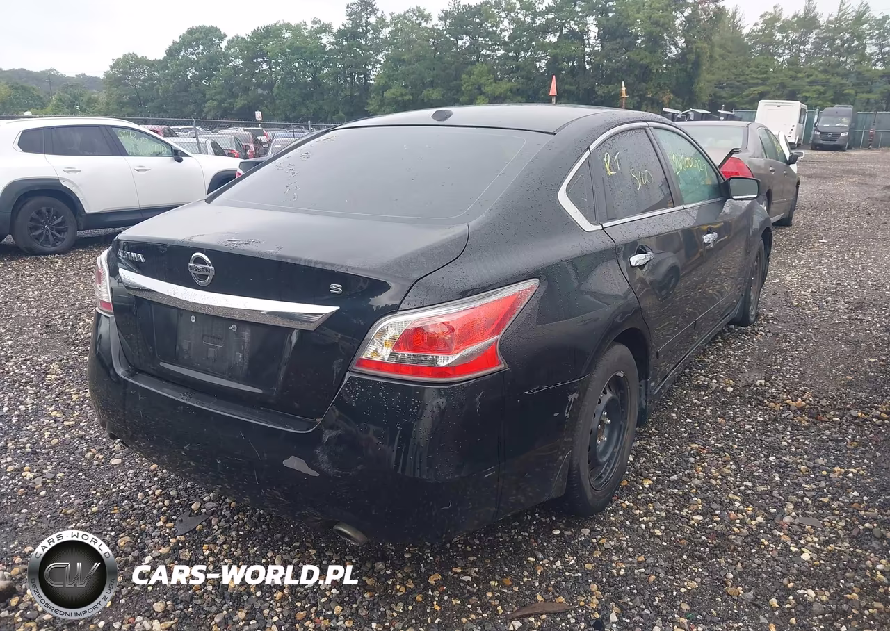 2015 Nissan Altima 2.5 S VIN:1N4AL3AP2FN360851 - 4