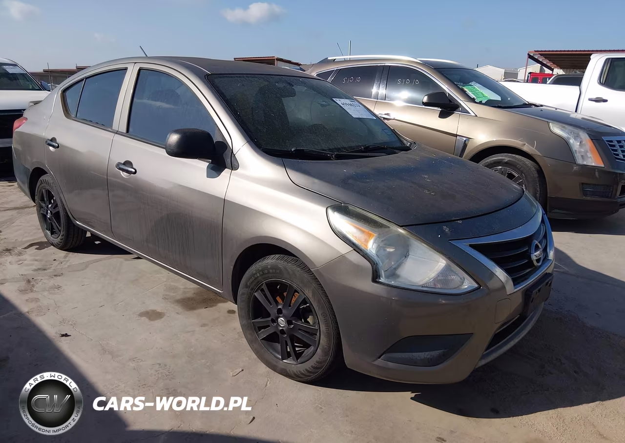 2015 Nissan Versa 1.6 S+ – zdjęcie 1 z 11