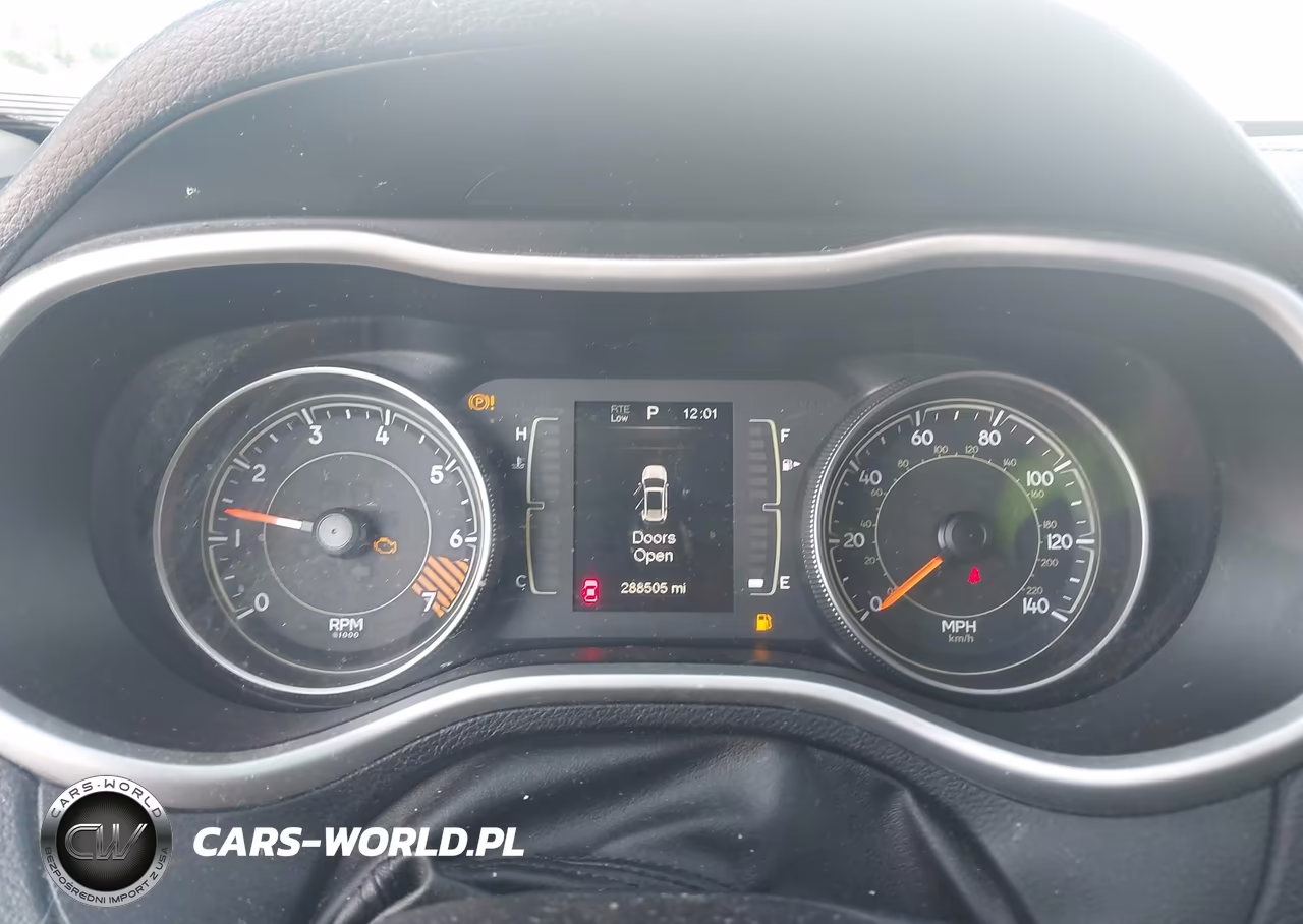 2015 Jeep Cherokee Sport VIN:1C4PJLAB6FW676715 - 7