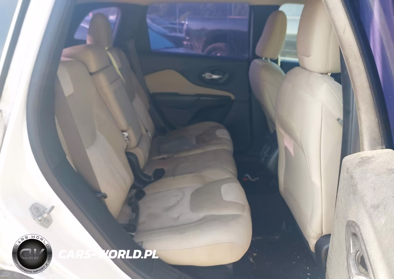 2015 Jeep Cherokee Sport VIN:1C4PJLAB6FW676715 - 8