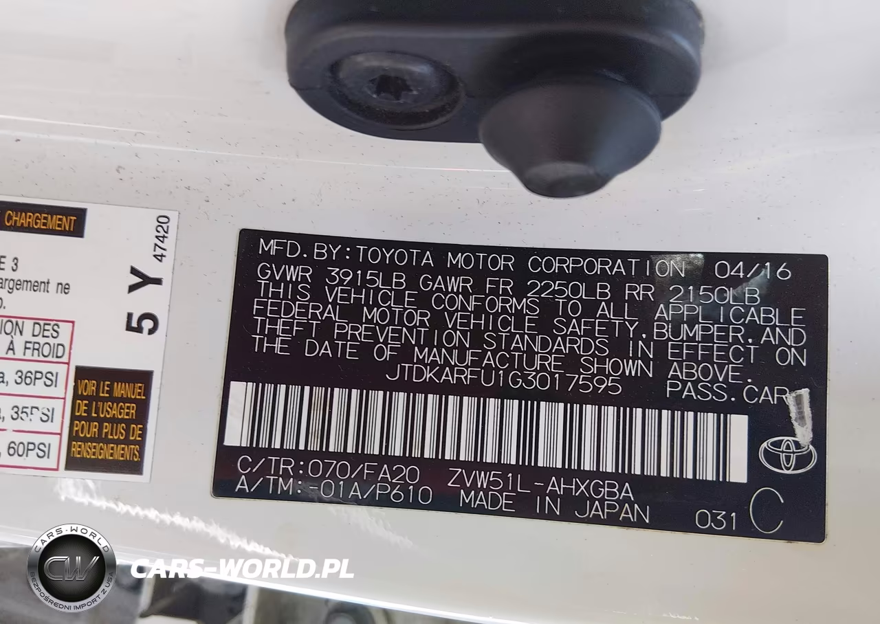 2016 Toyota Prius Three VIN:JTDKARFU1G3017595 - 9