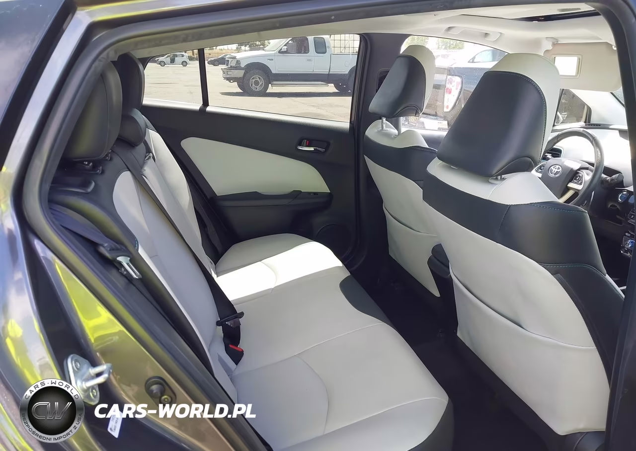 2017 Toyota Prius Four VIN:JTDKARFU9H3543717 - 8