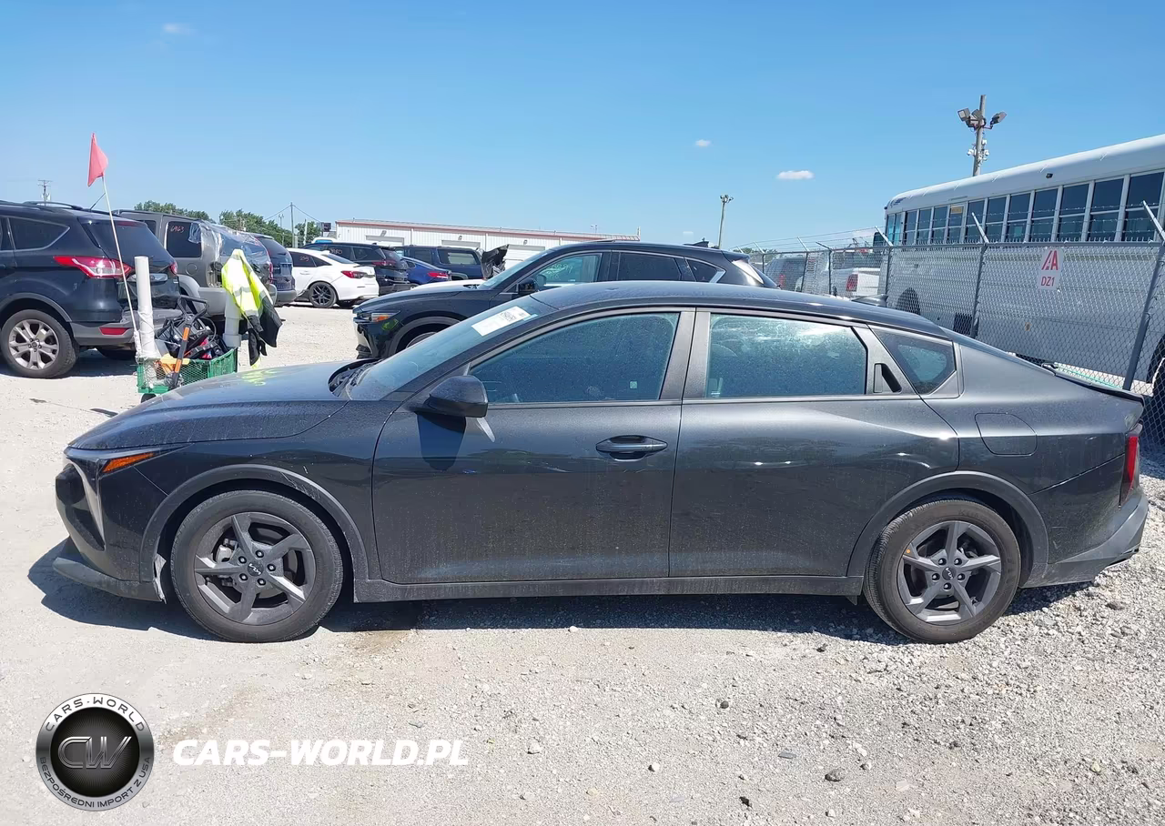 2025 Kia K4 Lxs VIN:3KPFT4DE8SE173497 - 14