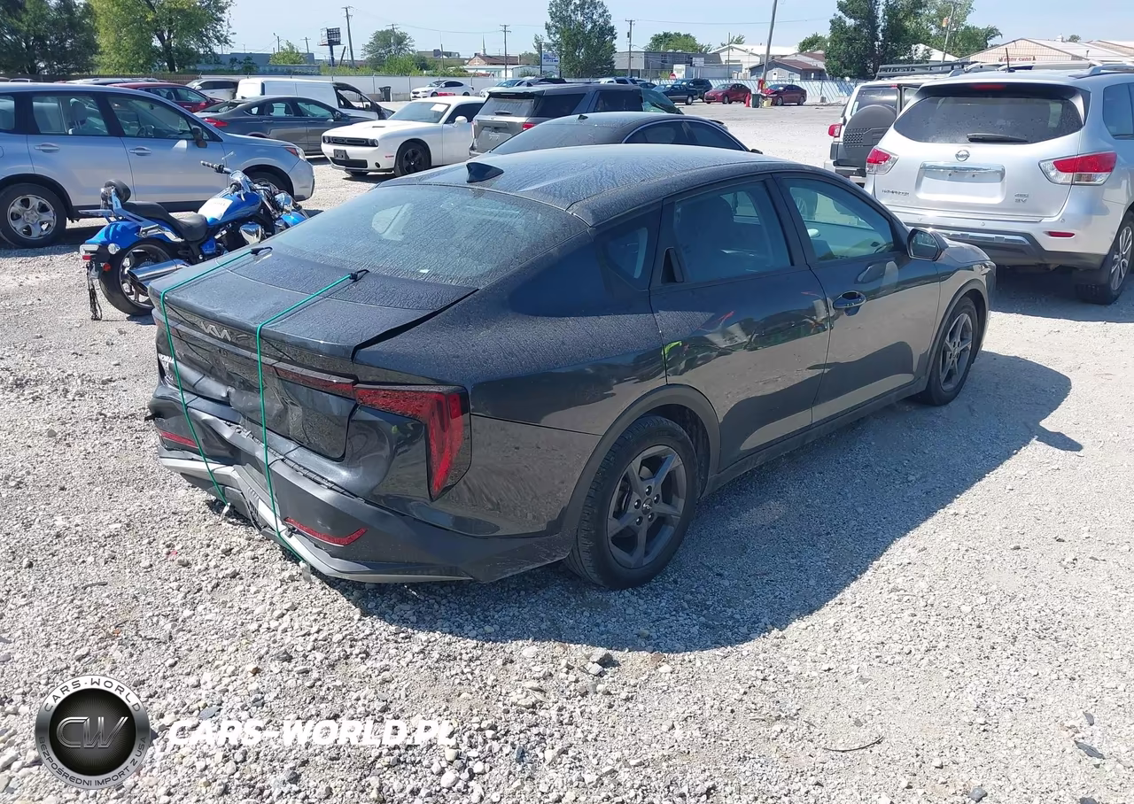 2025 Kia K4 Lxs VIN:3KPFT4DE8SE173497 - 4