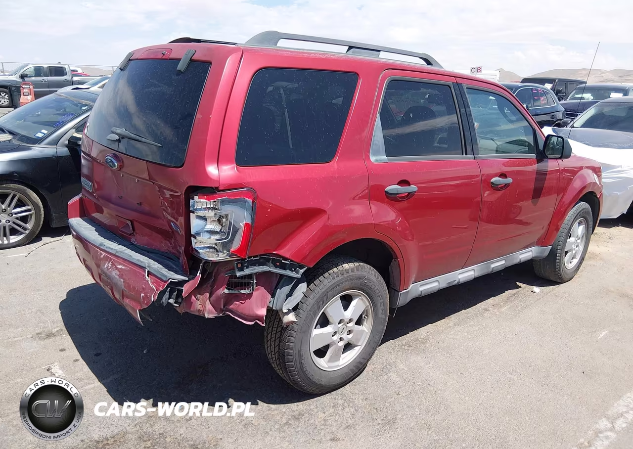2012 Ford Escape Xlt VIN:1FMCU0DG2CKA77935 - 4