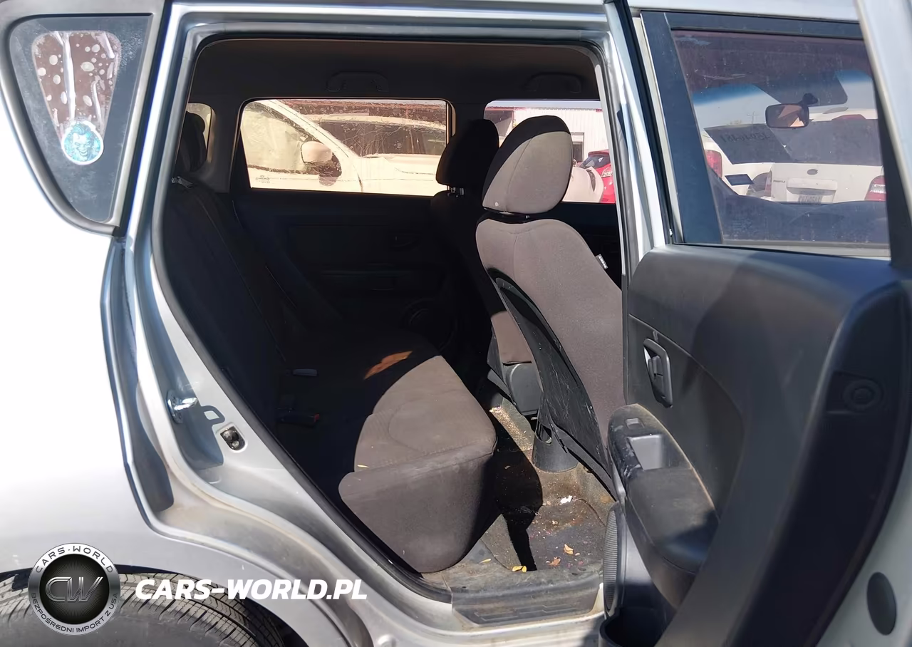 2012 Kia Soul VIN:KNDJT2A51C7380351 - 8