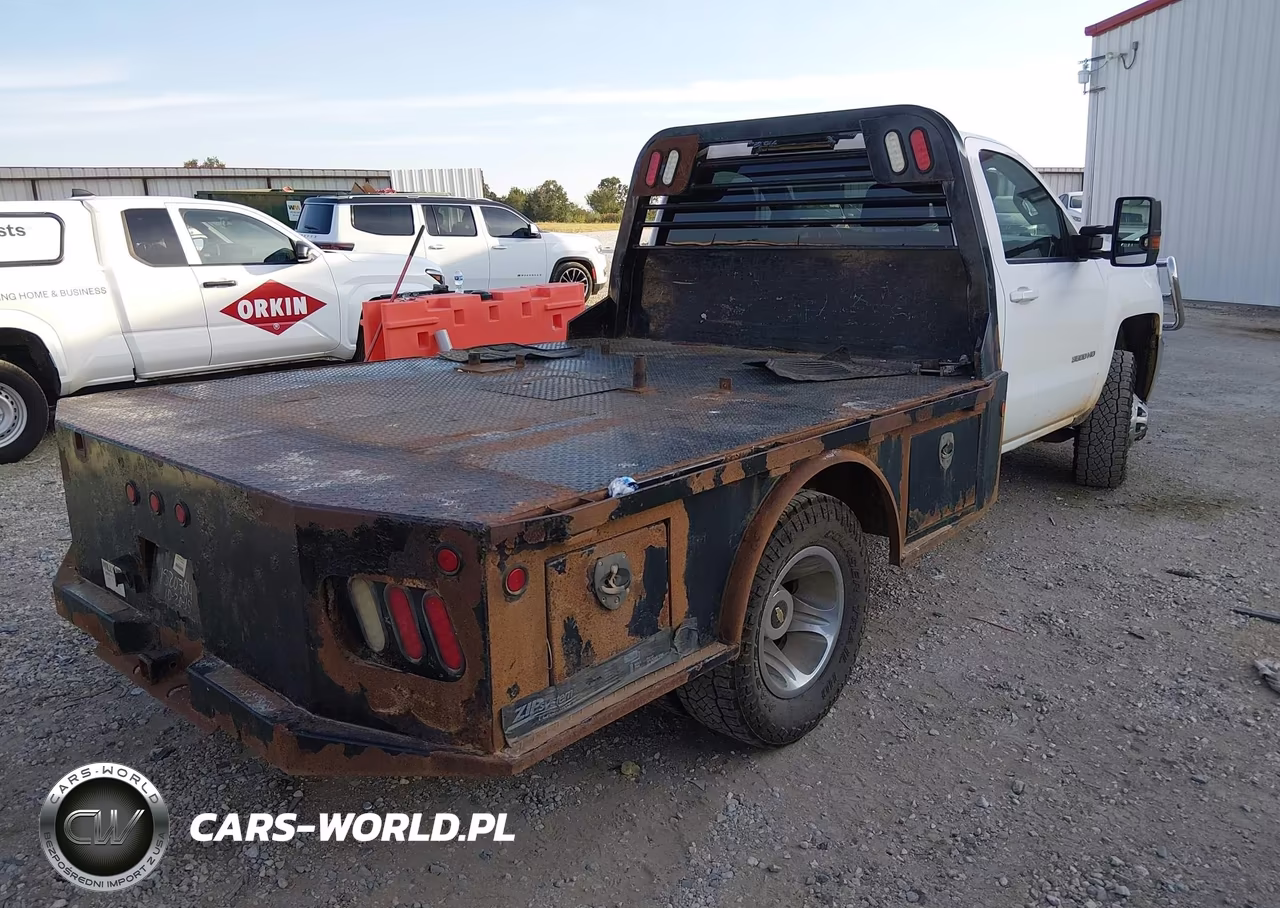2015 Chevrolet Silverado 3500Hd Chassis Lt VIN:1GB3KZCG7FZ553015 - 4