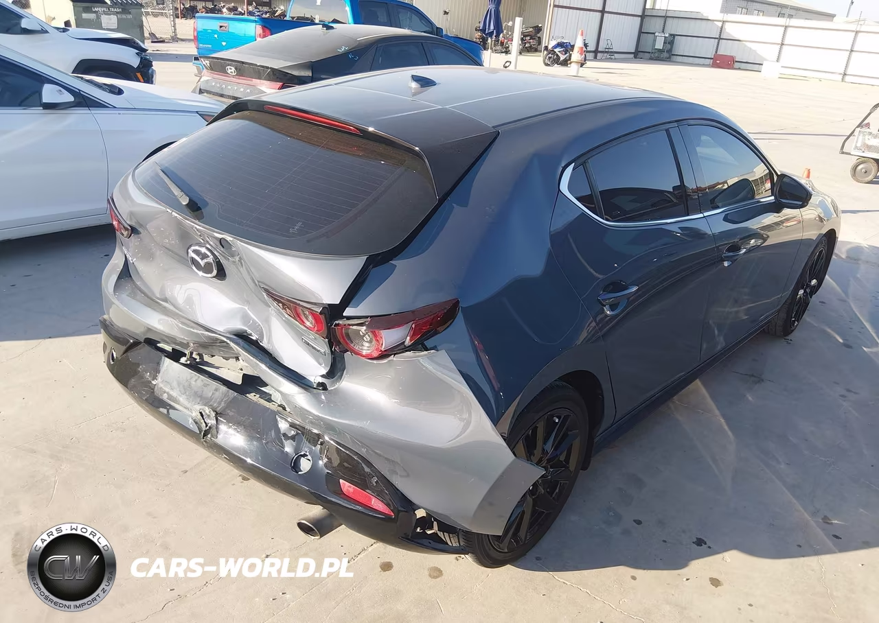 2020 Mazda Mazda3 Premium Package VIN:JM1BPANMXL1155370 - 4