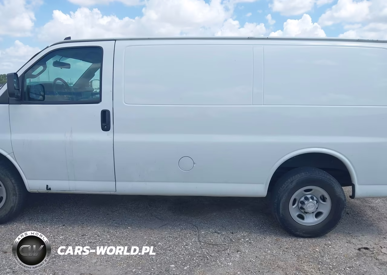 2017 Chevrolet Express 2500 Work Van VIN:1GCWGAFF0H1305432 - 14