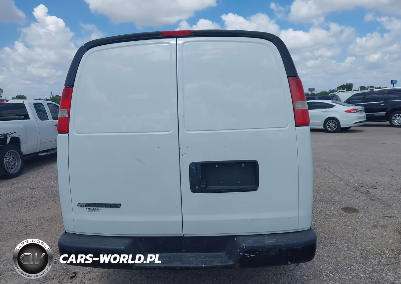 2017 Chevrolet Express 2500 Work Van VIN:1GCWGAFF0H1305432 - 16