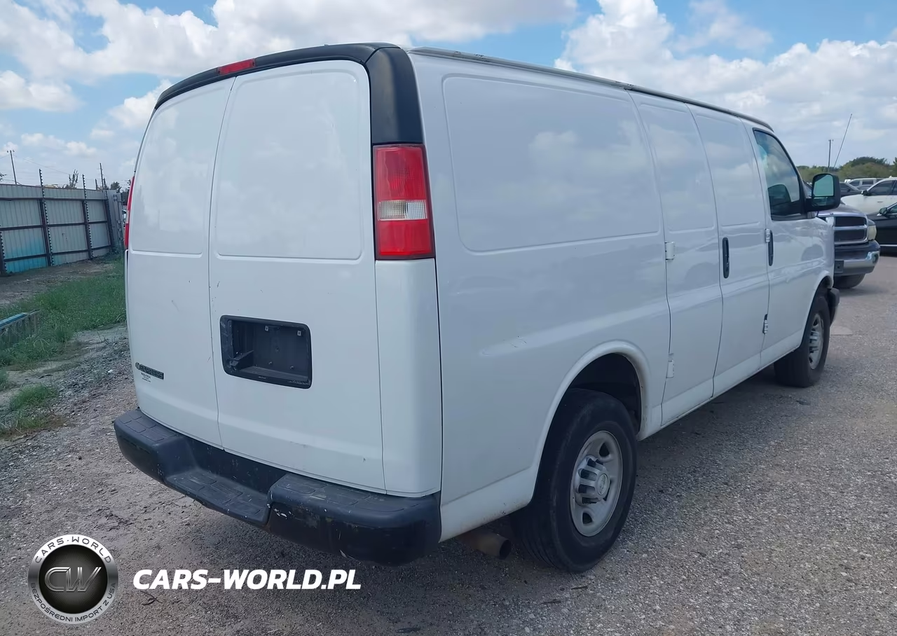 2017 Chevrolet Express 2500 Work Van VIN:1GCWGAFF0H1305432 - 4
