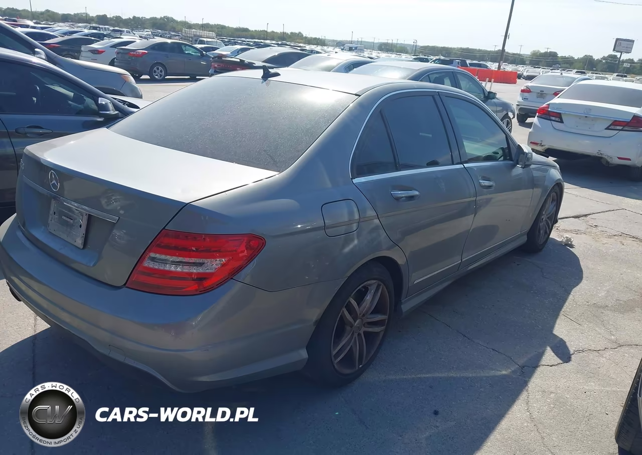 2012 Mercedes-Benz C 250 Luxury-Sport VIN:WDDGF4HB8CR217960 - 4