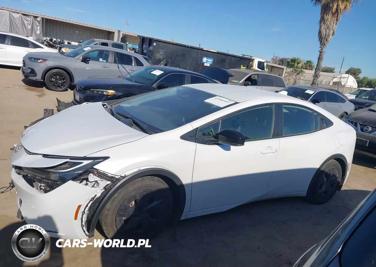 2024 Toyota Prius Le VIN:JTDACAAU1R3033491 - 15