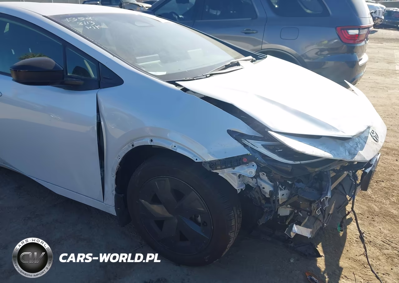 2024 Toyota Prius Le VIN:JTDACAAU1R3033491 - 19