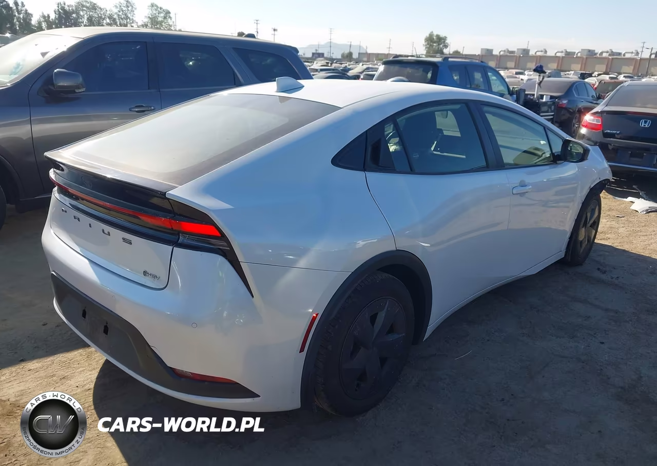 2024 Toyota Prius Le VIN:JTDACAAU1R3033491 - 4
