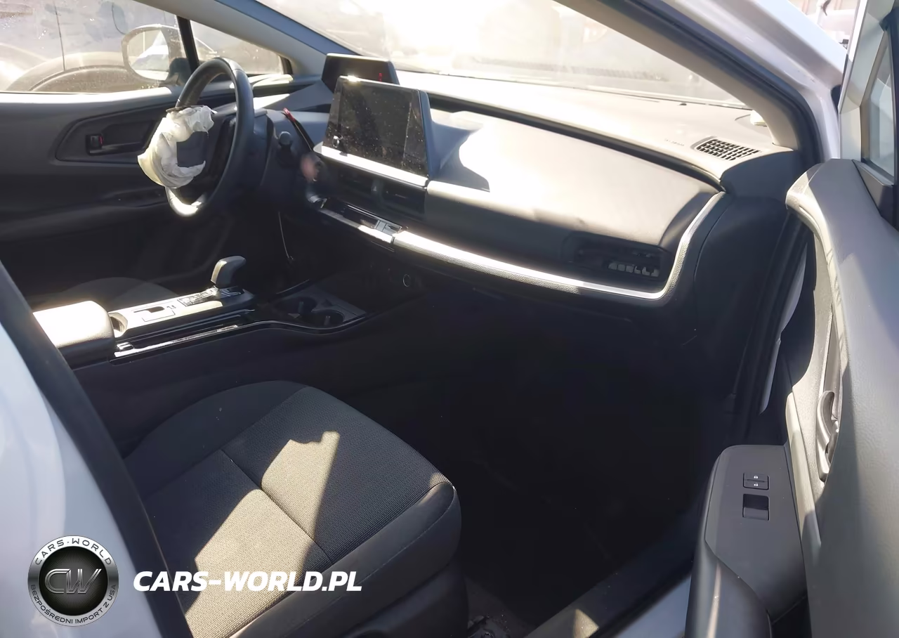 2024 Toyota Prius Le VIN:JTDACAAU1R3033491 - 5