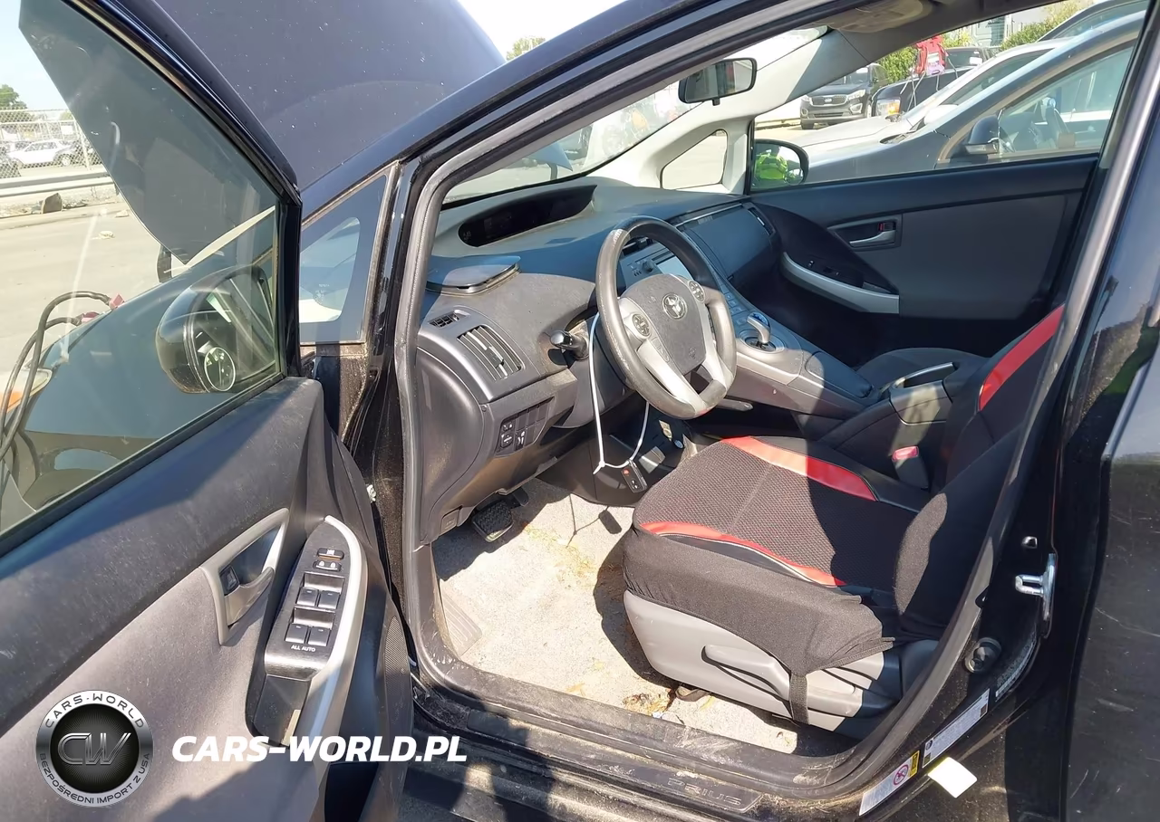 2012 Toyota Prius Two VIN:JTDKN3DU0C5396897 - 5
