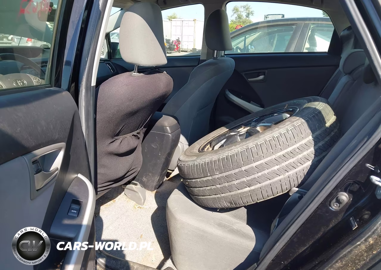 2012 Toyota Prius Two VIN:JTDKN3DU0C5396897 - 8