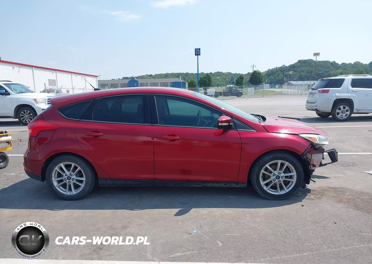 2016 Ford Focus Se VIN:1FADP3K29GL310143 - 13