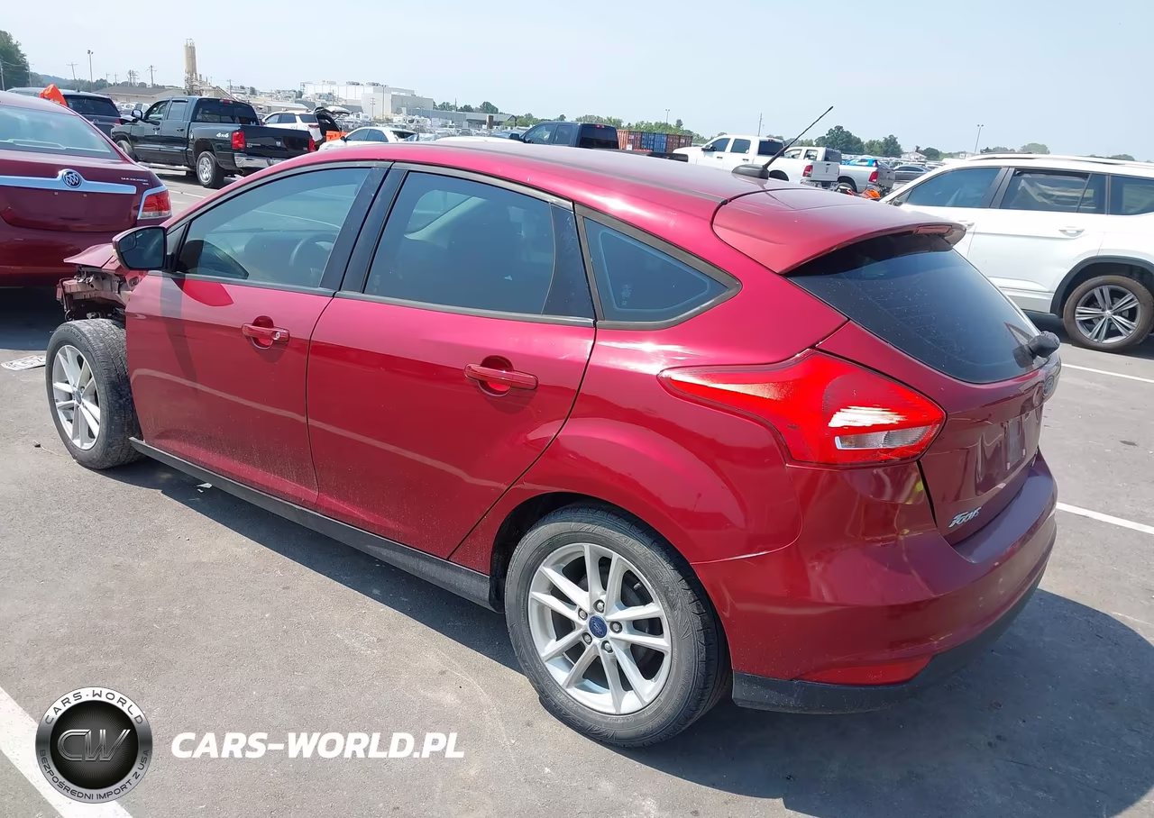 2016 Ford Focus Se VIN:1FADP3K29GL310143 - 3