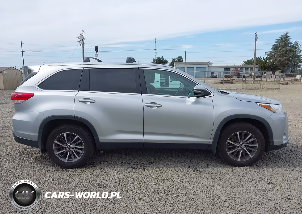 2019 Toyota Highlander Xle VIN:5TDJZRFH1KS581519 - 13
