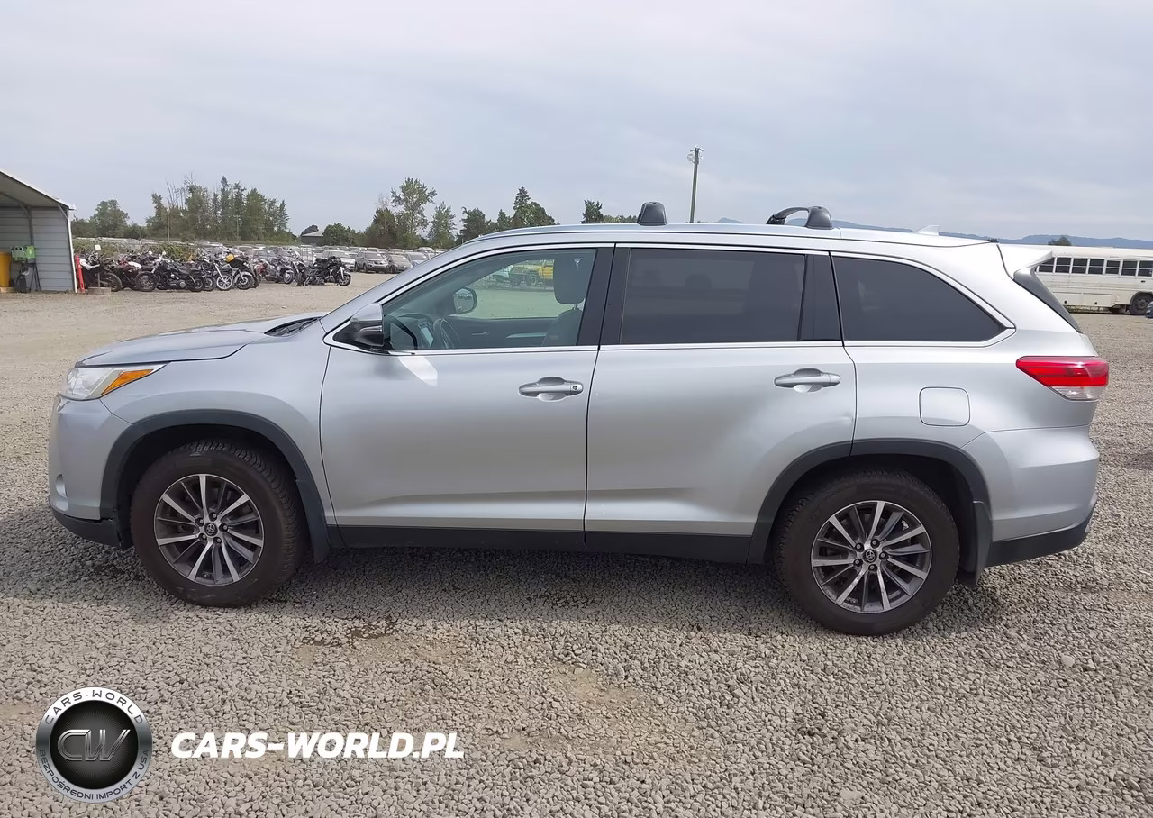 2019 Toyota Highlander Xle VIN:5TDJZRFH1KS581519 - 14