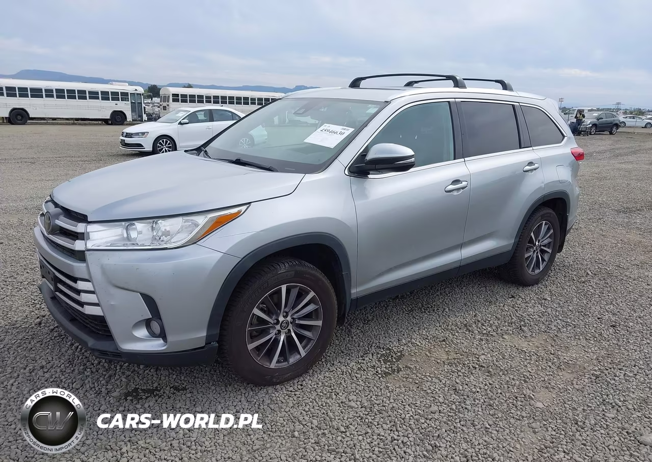 2019 Toyota Highlander Xle VIN:5TDJZRFH1KS581519 - 2