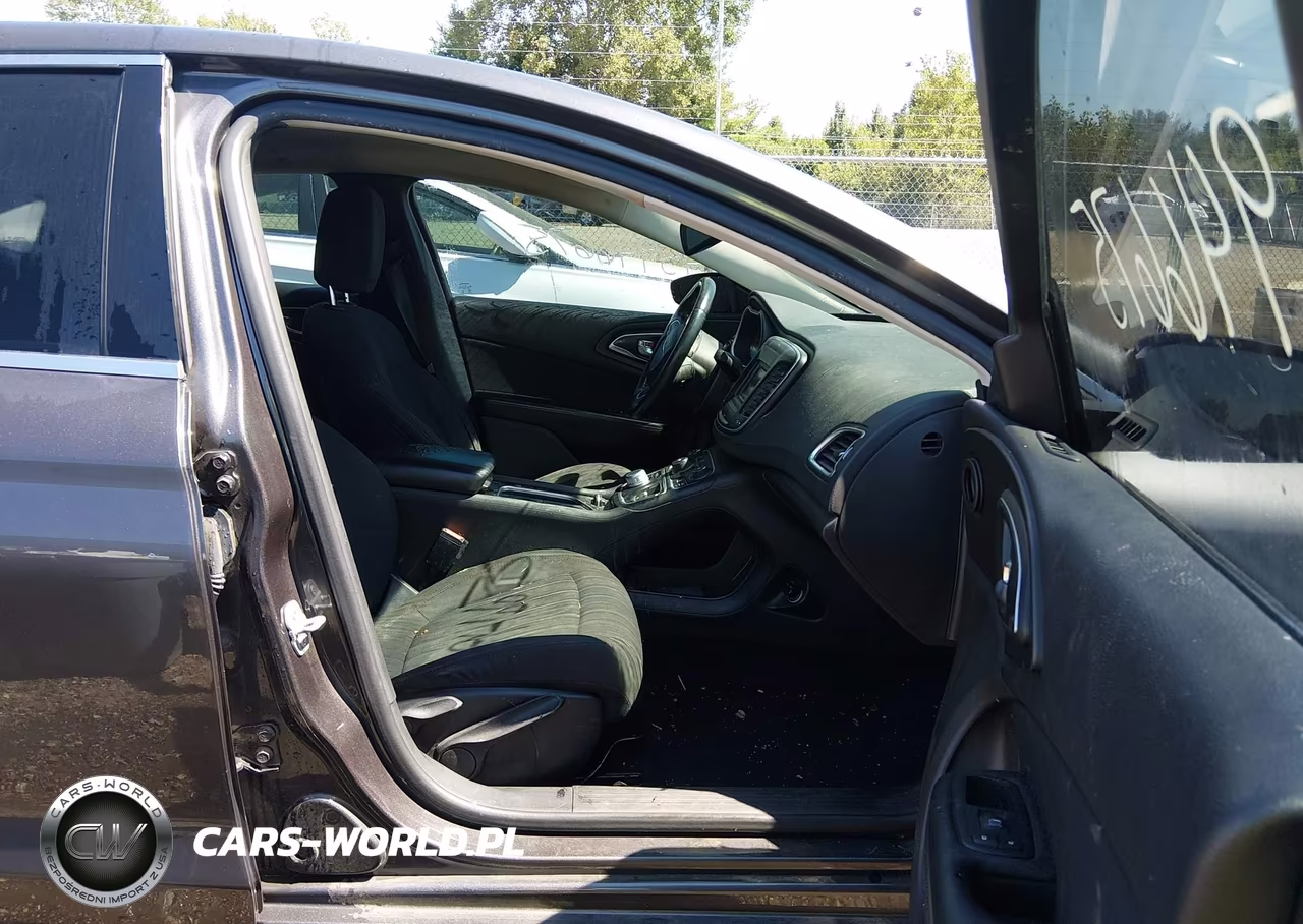 2015 Chrysler 200 Limited VIN:1C3CCCAB8FN600707 - 5