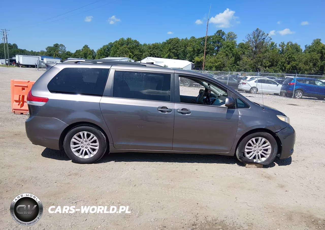 2011 Toyota Sienna Xle V6 VIN:5TDYK3DC4BS030637 - 14