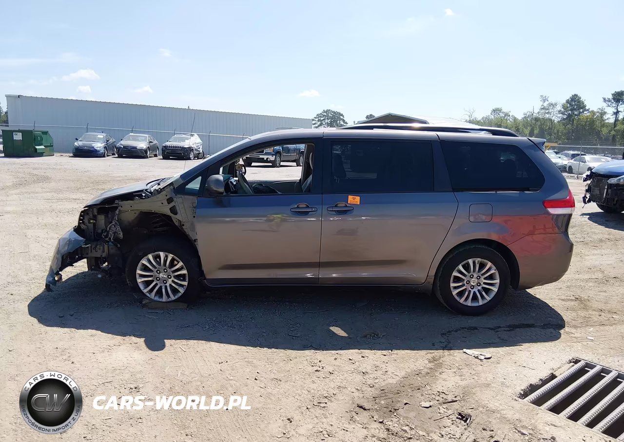 2011 Toyota Sienna Xle V6 VIN:5TDYK3DC4BS030637 - 15