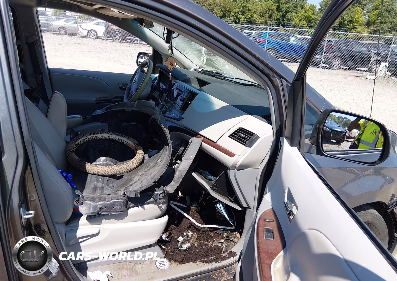 2011 Toyota Sienna Xle V6 VIN:5TDYK3DC4BS030637 - 5