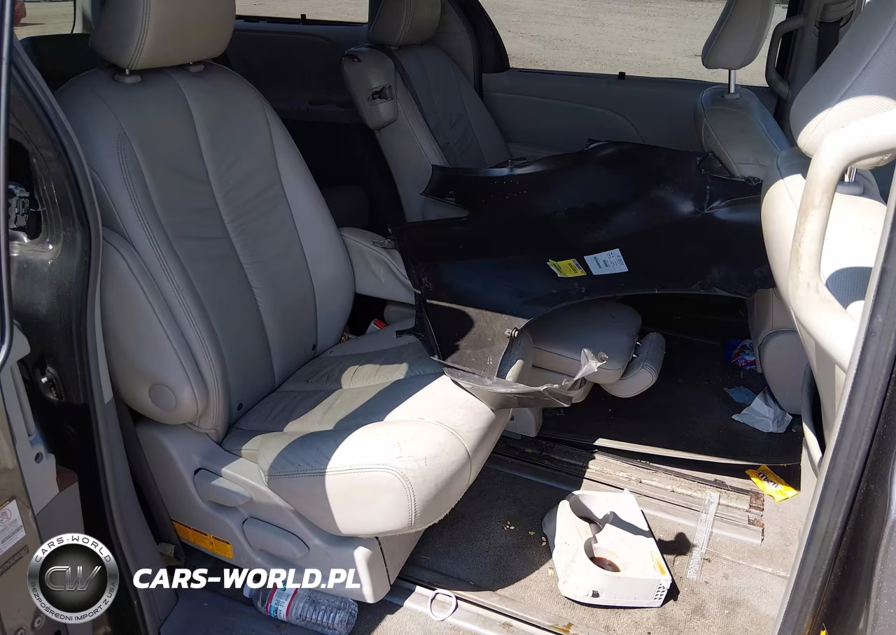 2011 Toyota Sienna Xle V6 VIN:5TDYK3DC4BS030637 - 8