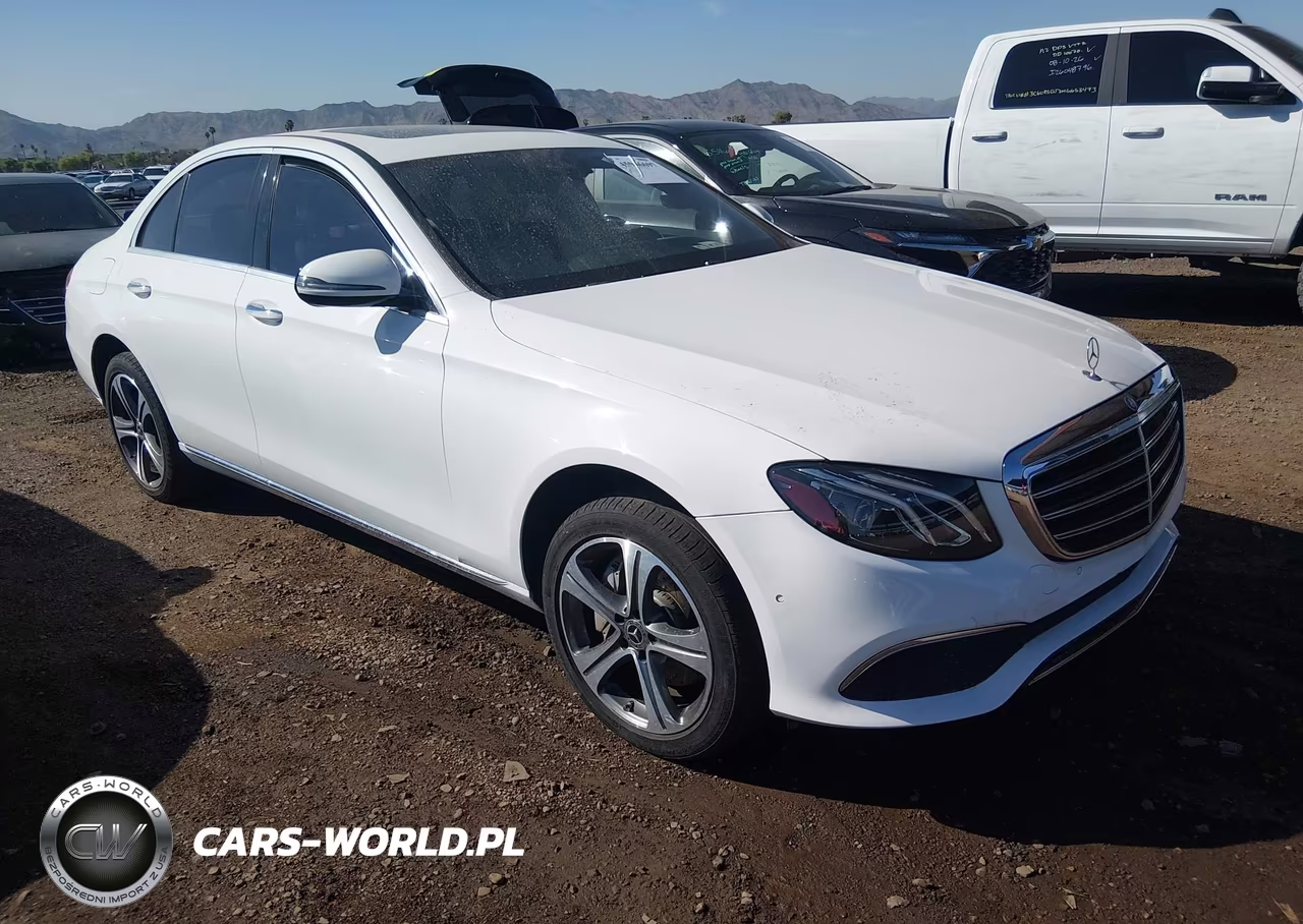 2017 Mercedes-Benz E 300 – zdjęcie 1 z 16