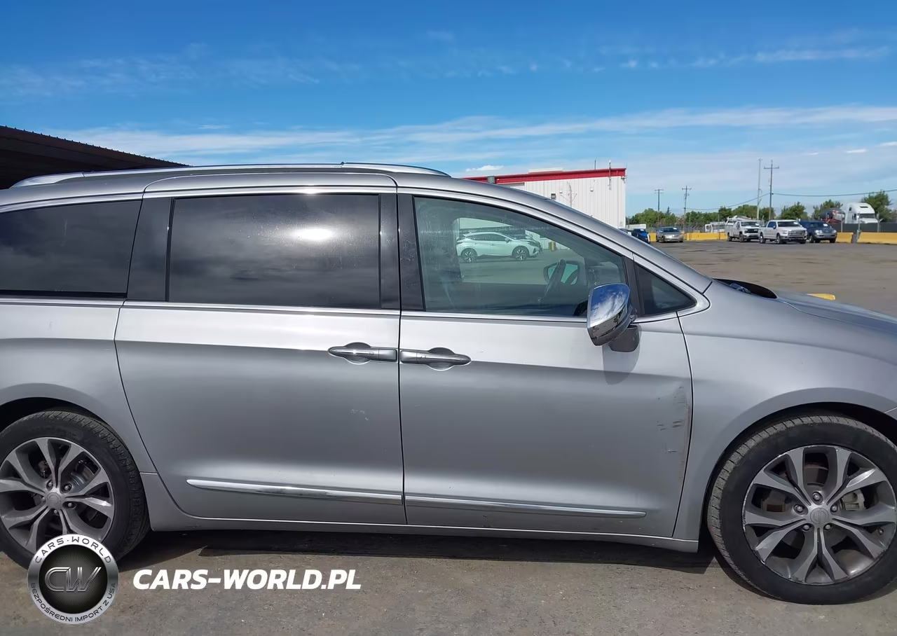 2017 Chrysler Pacifica Limited VIN:2C4RC1GG1HR647869 - 14