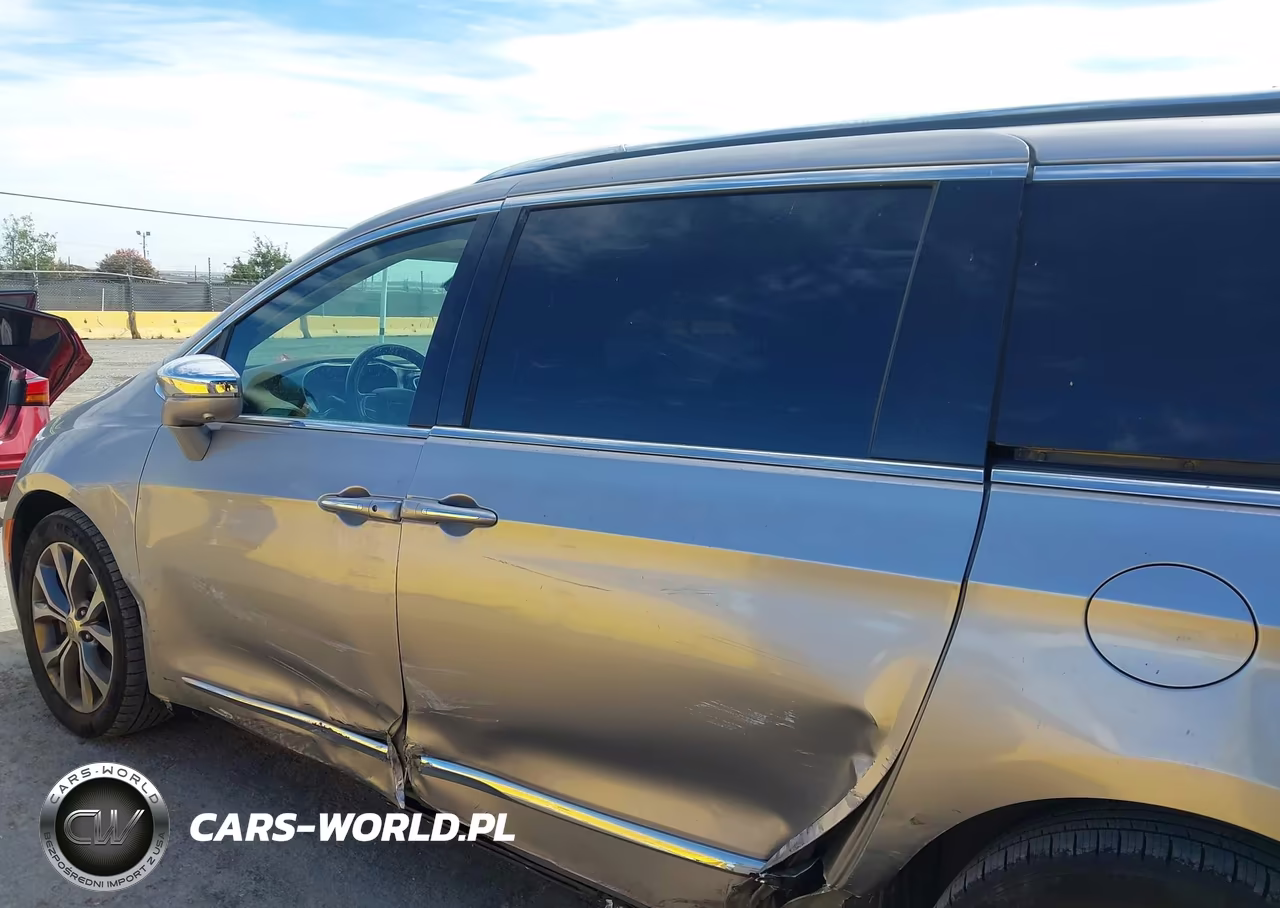 2017 Chrysler Pacifica Limited VIN:2C4RC1GG1HR647869 - 15
