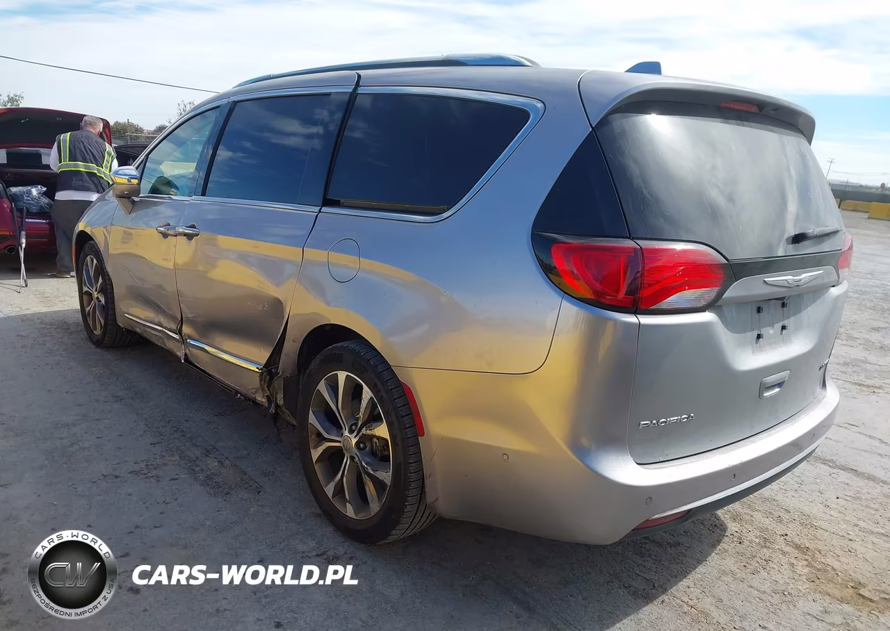 2017 Chrysler Pacifica Limited VIN:2C4RC1GG1HR647869 - 3
