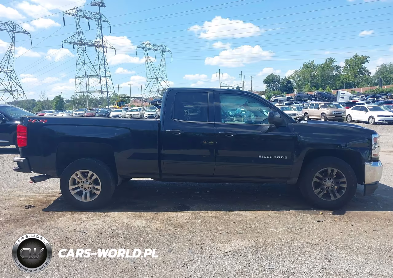 2018 Chevrolet Silverado 1500 1Lt VIN:2GCVKREC6J1104666 - 13