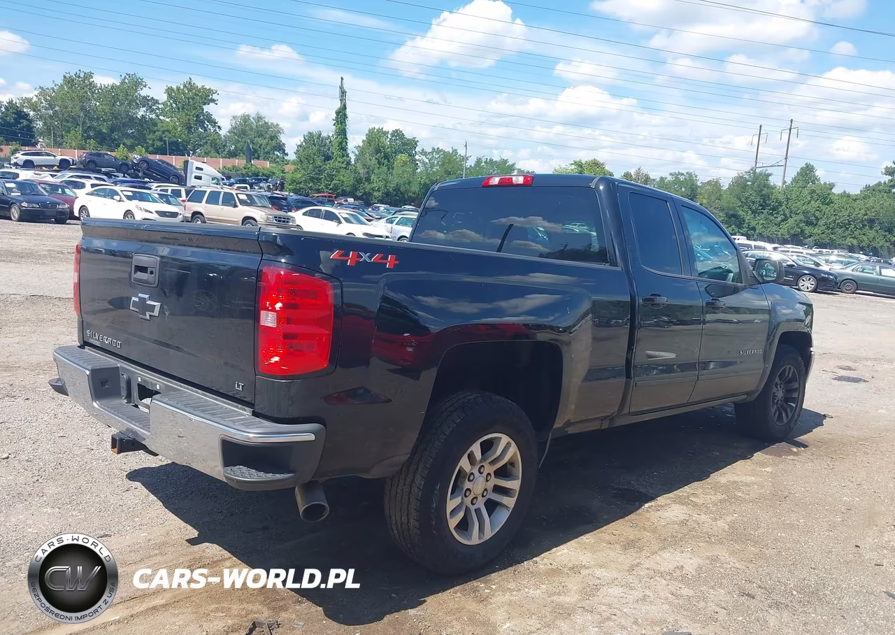 2018 Chevrolet Silverado 1500 1Lt VIN:2GCVKREC6J1104666 - 4