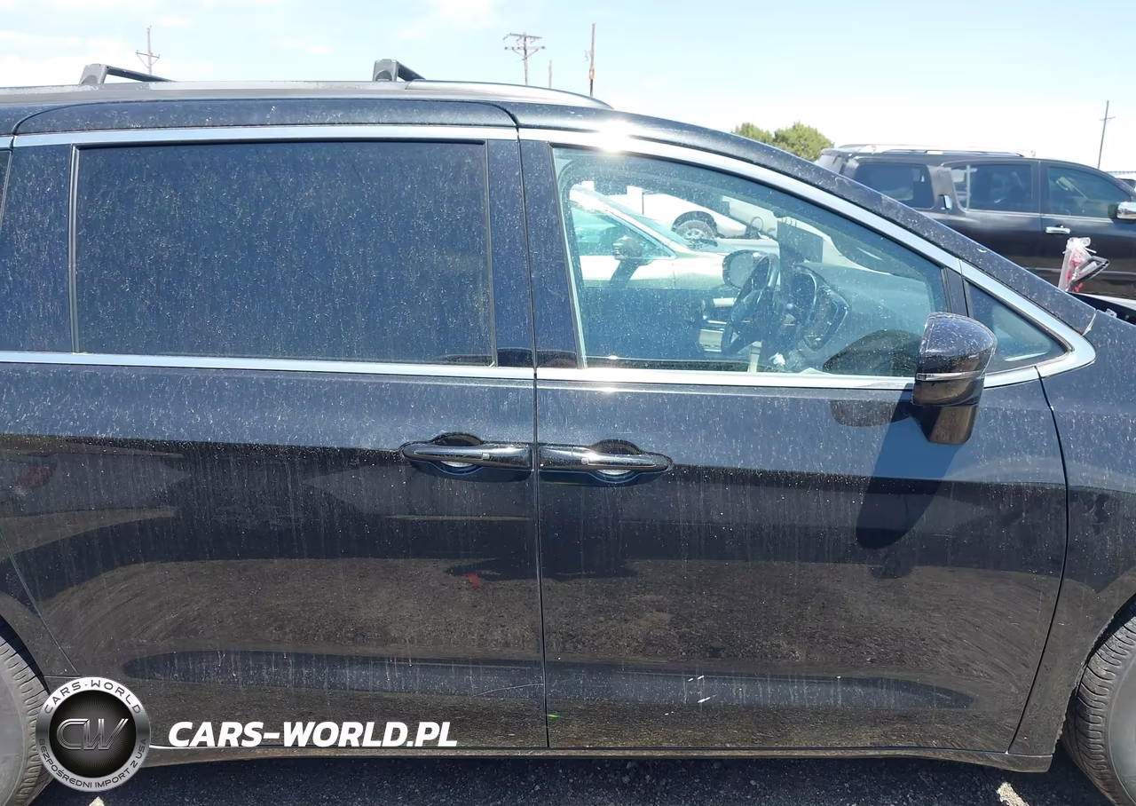 2022 Chrysler Pacifica Touring L VIN:2C4RC1BG3NR139096 - 14