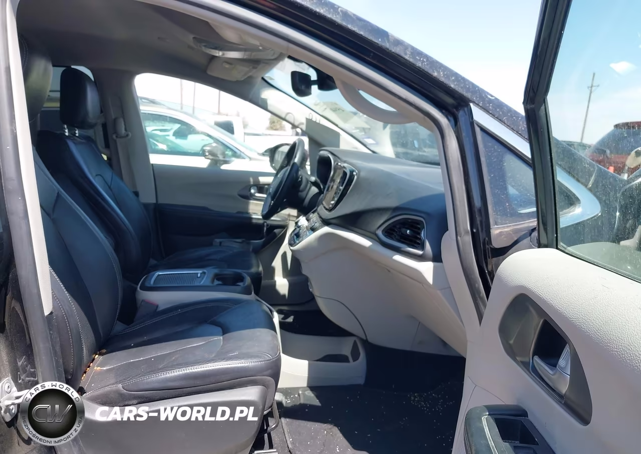2022 Chrysler Pacifica Touring L VIN:2C4RC1BG3NR139096 - 5
