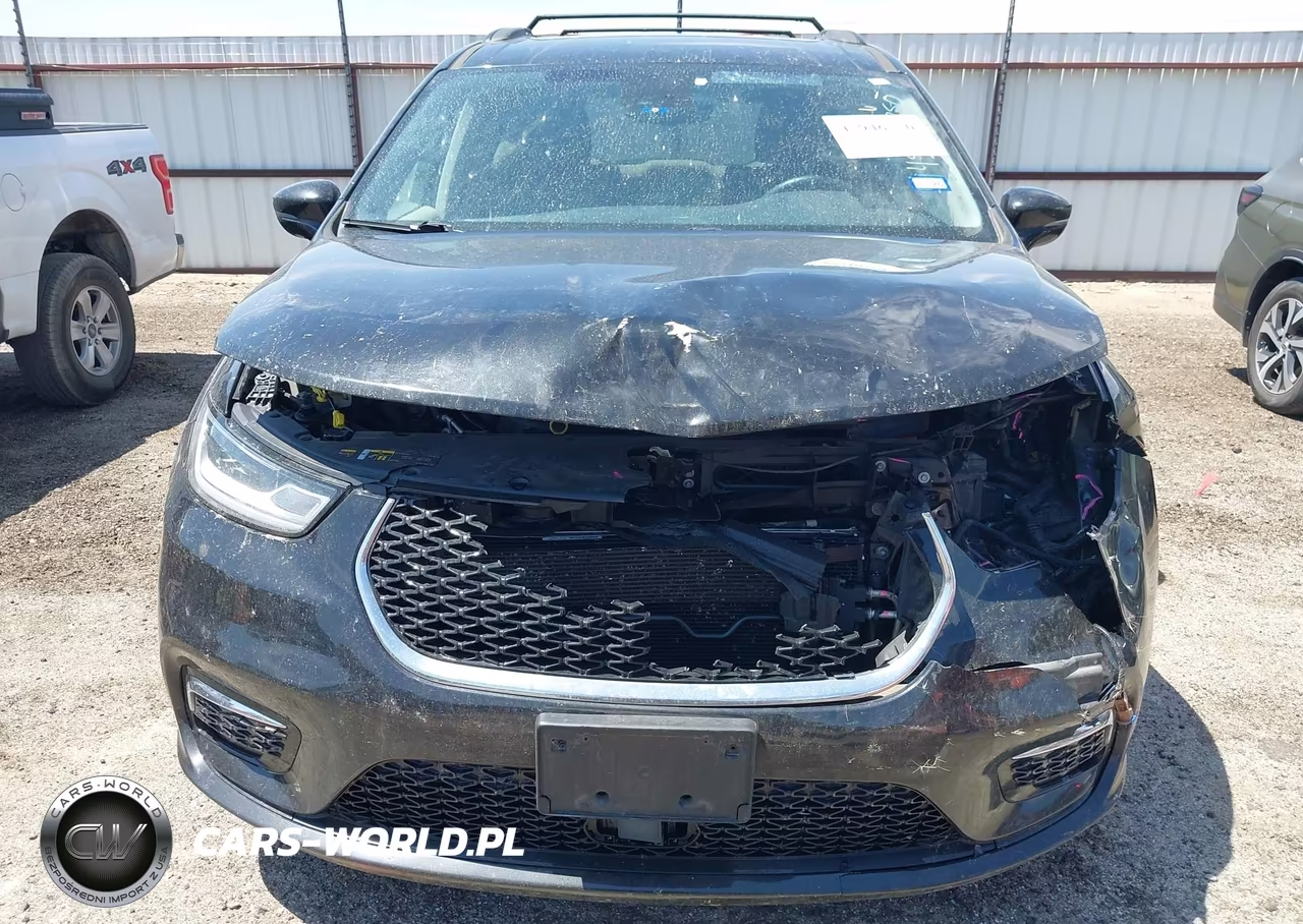 2022 Chrysler Pacifica Touring L VIN:2C4RC1BG3NR139096 - 6