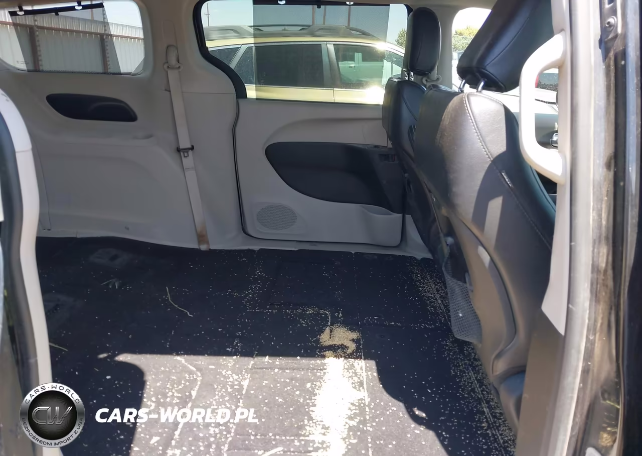 2022 Chrysler Pacifica Touring L VIN:2C4RC1BG3NR139096 - 8