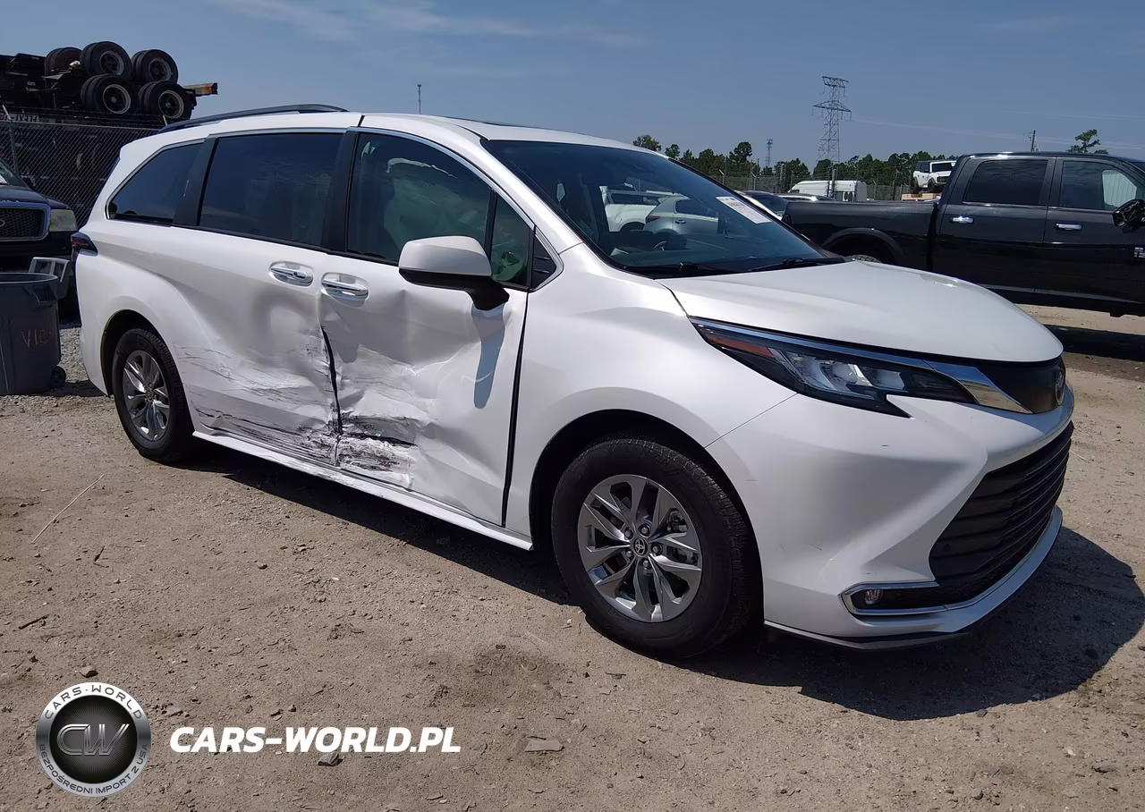2022 Toyota Sienna Xle