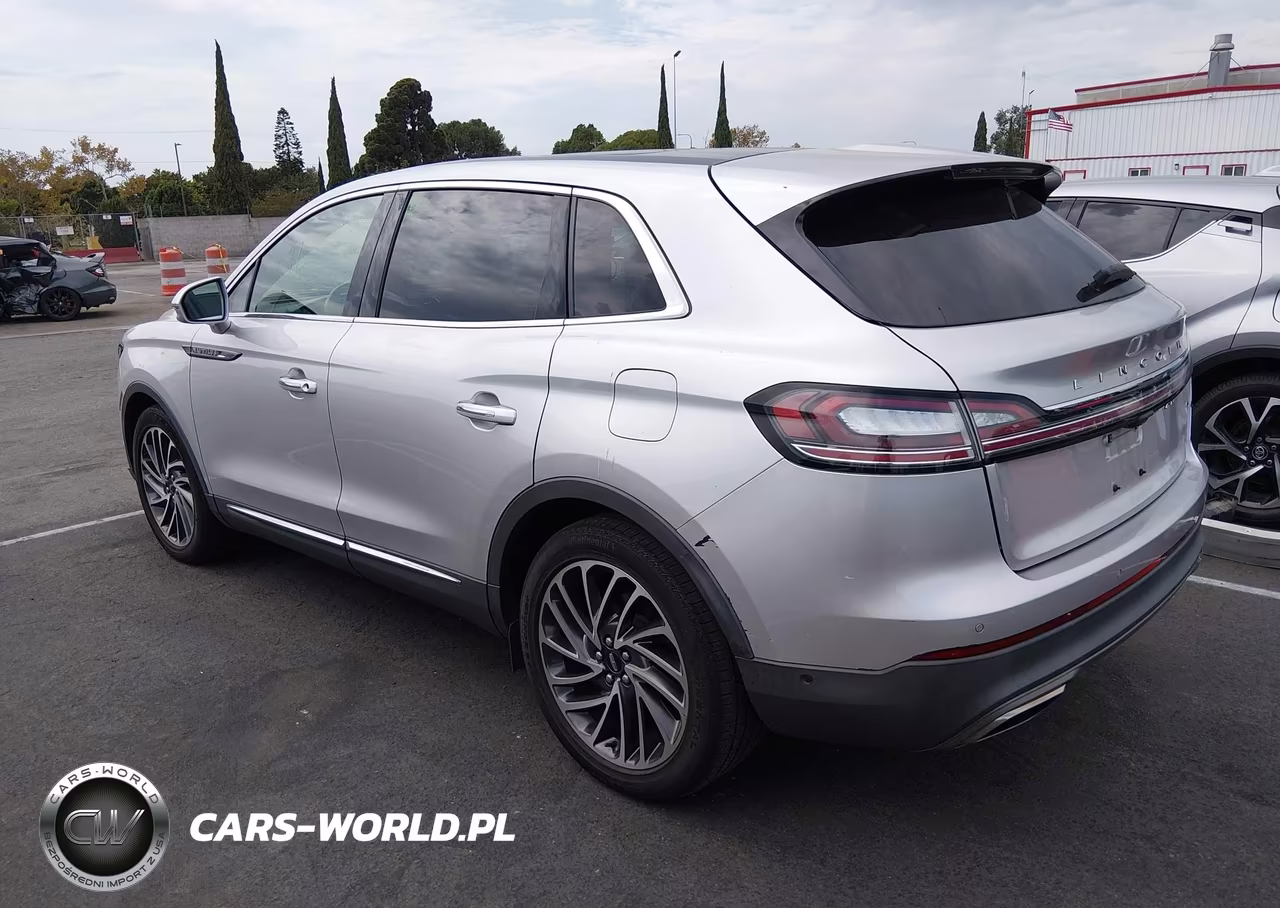 2019 Lincoln Nautilus Reserve VIN:2LMPJ6L95KBL35667 - 3