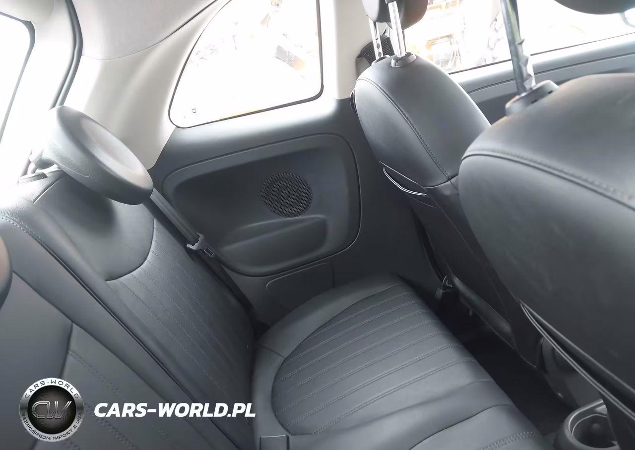 2018 Fiat 500 Lounge VIN:3C3CFFCH7JT352131 - 8