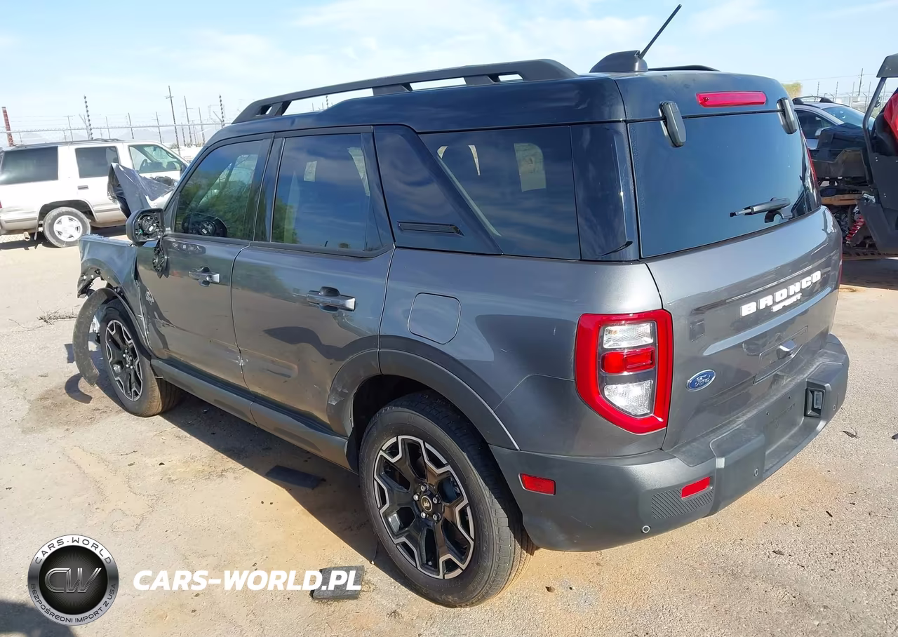 2025 Ford Bronco Sport Outer Banks VIN:3FMCR9CN0SRF57889 - 3