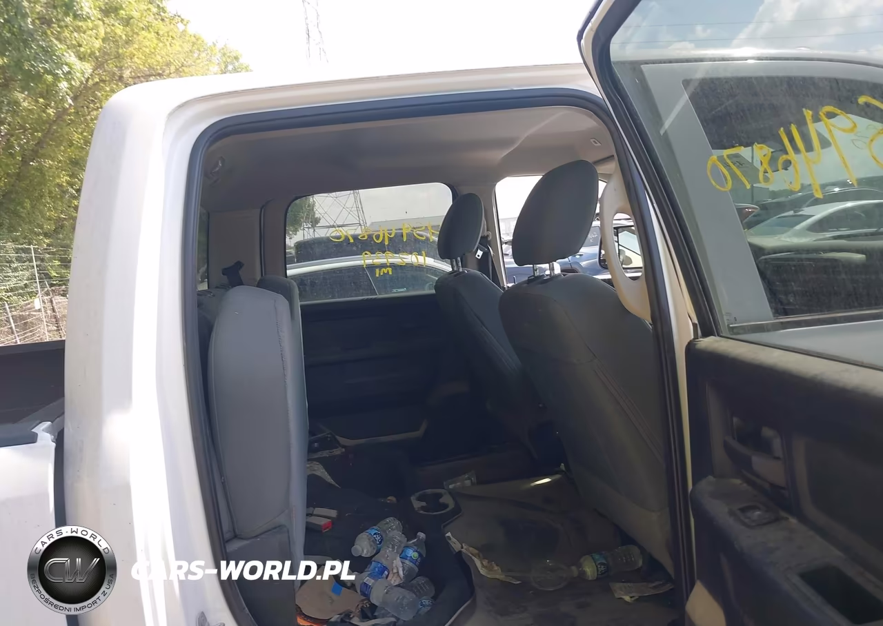 2018 Ram 3500 Tradesman 4X4 8' Box VIN:3C63RRGL6JG299411 - 5